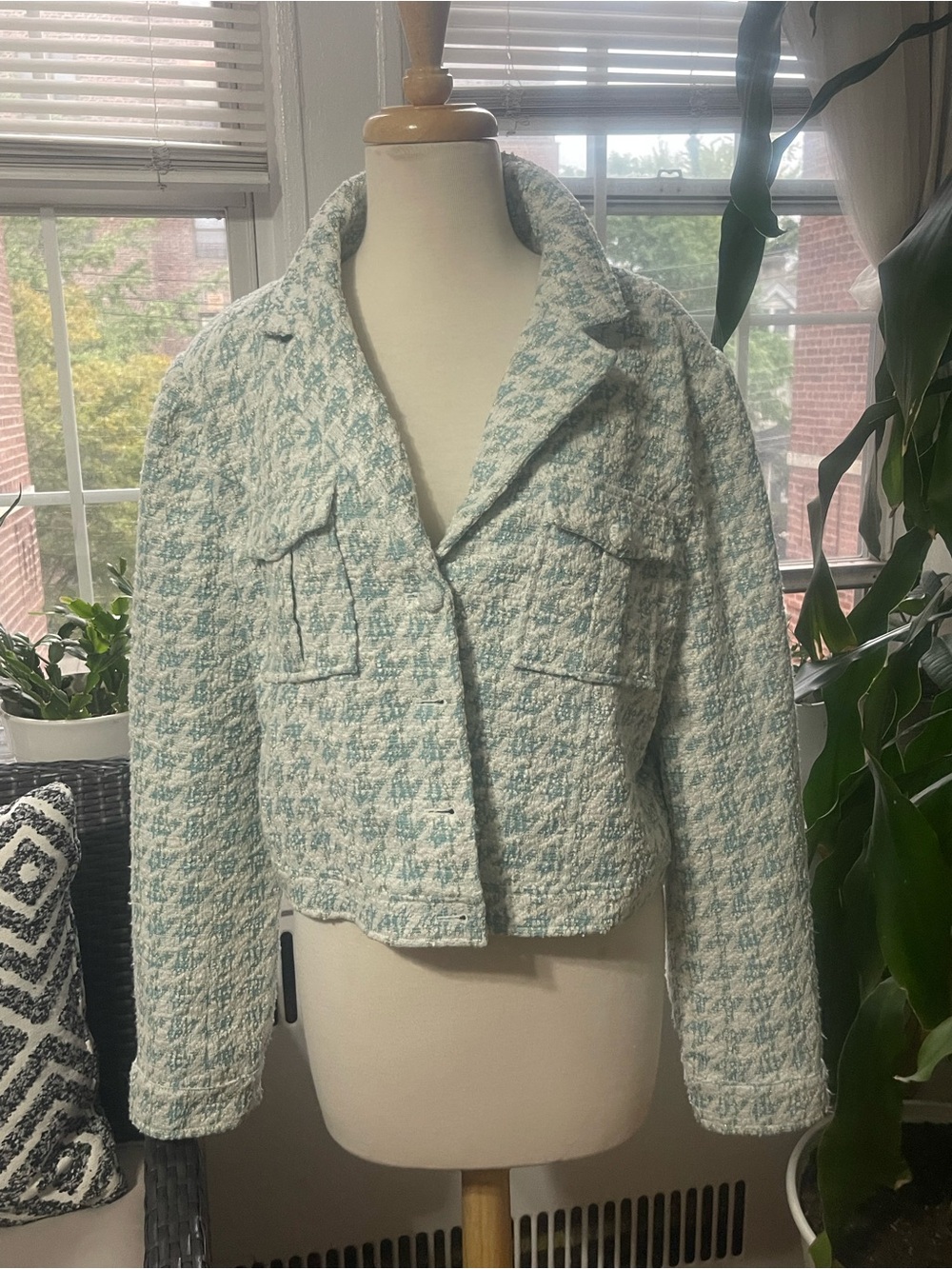 Aqua Cropped Houndstooth Tweed Blazer in Light Aqua and Ivory